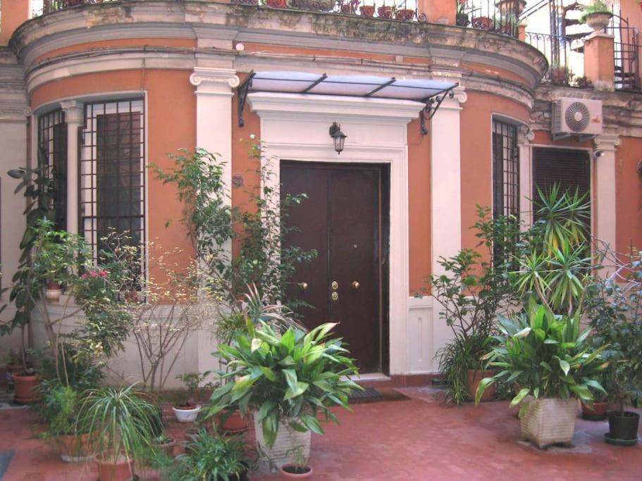 Vivilo Collection - Opera Teather Apartment - Very Central Рим Экстерьер фото
