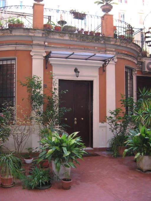 Vivilo Collection - Opera Teather Apartment - Very Central Рим Экстерьер фото